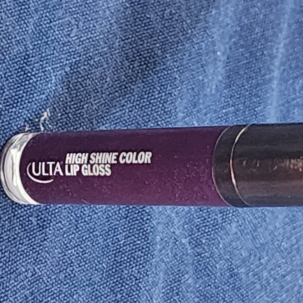 Ulta Beauty High Shine Color Lip Gloss in Shade Zelda 5.3mL 4.6g